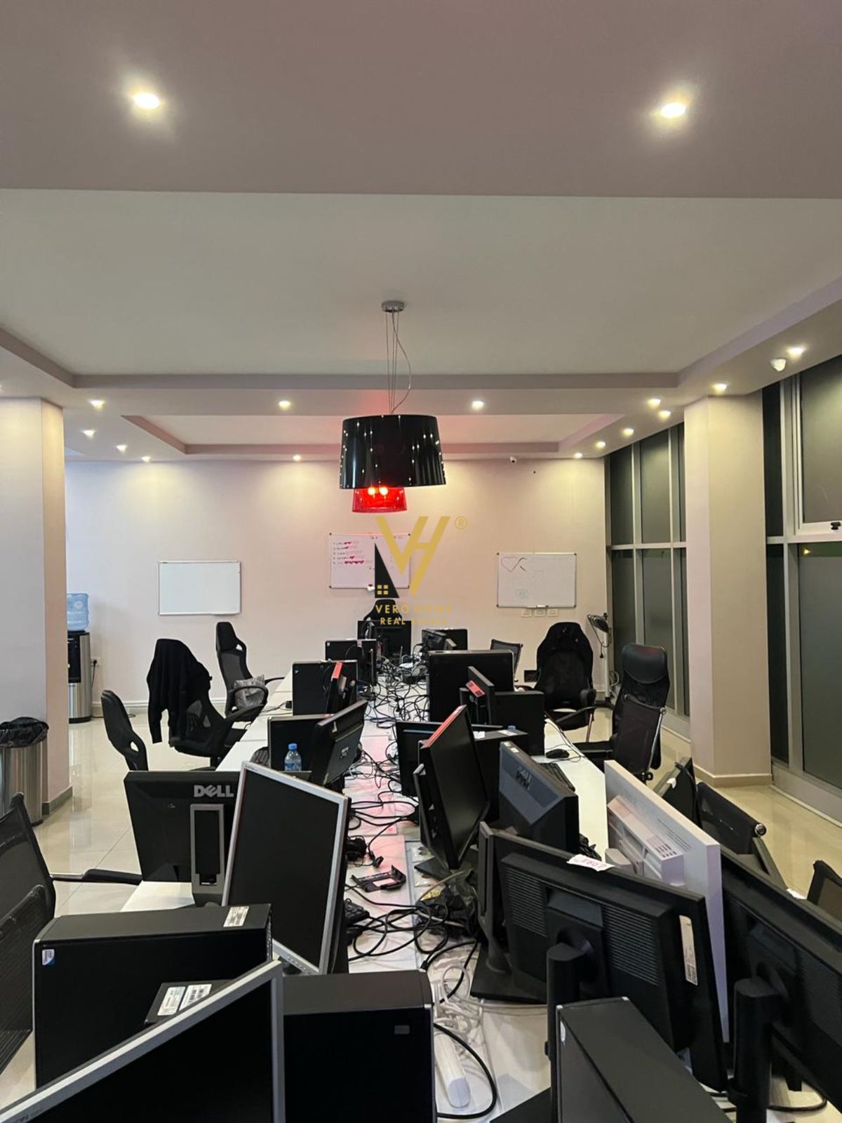 265 M2 TE ISH FUSHA E AVIACIONIT 1.900 EURO