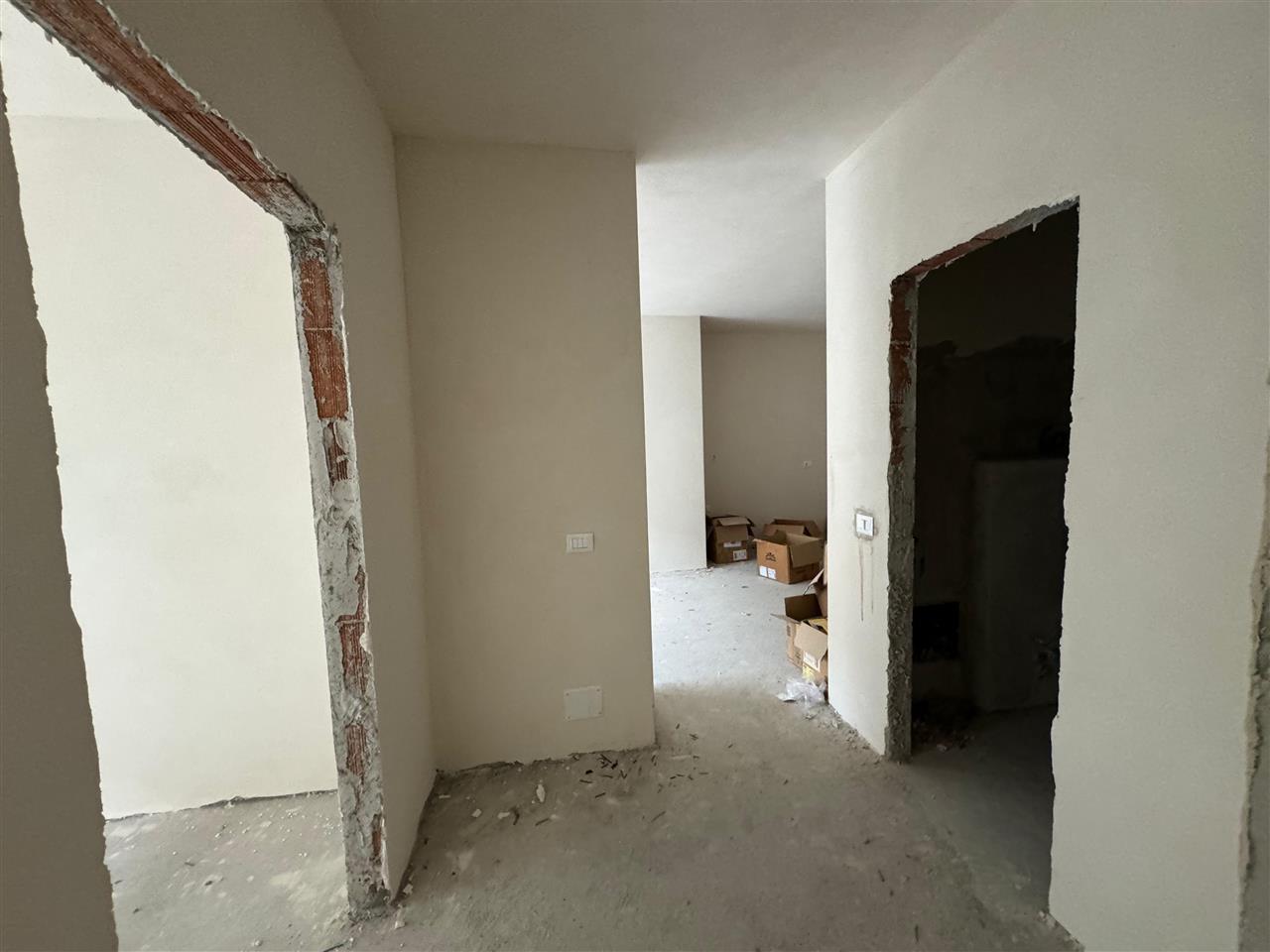 Shitet apartament 2+1, Rruga e Dibres, 150,000euro