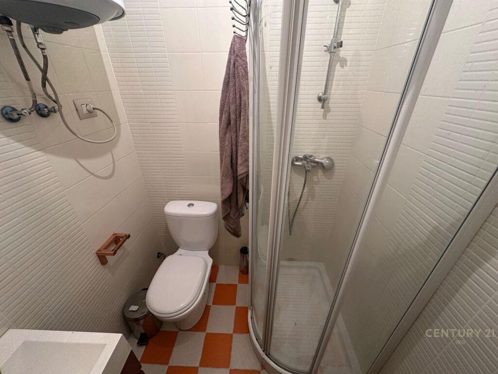 JEPET ME QIRA 2+1+2 TEK 21 DHJETORI!