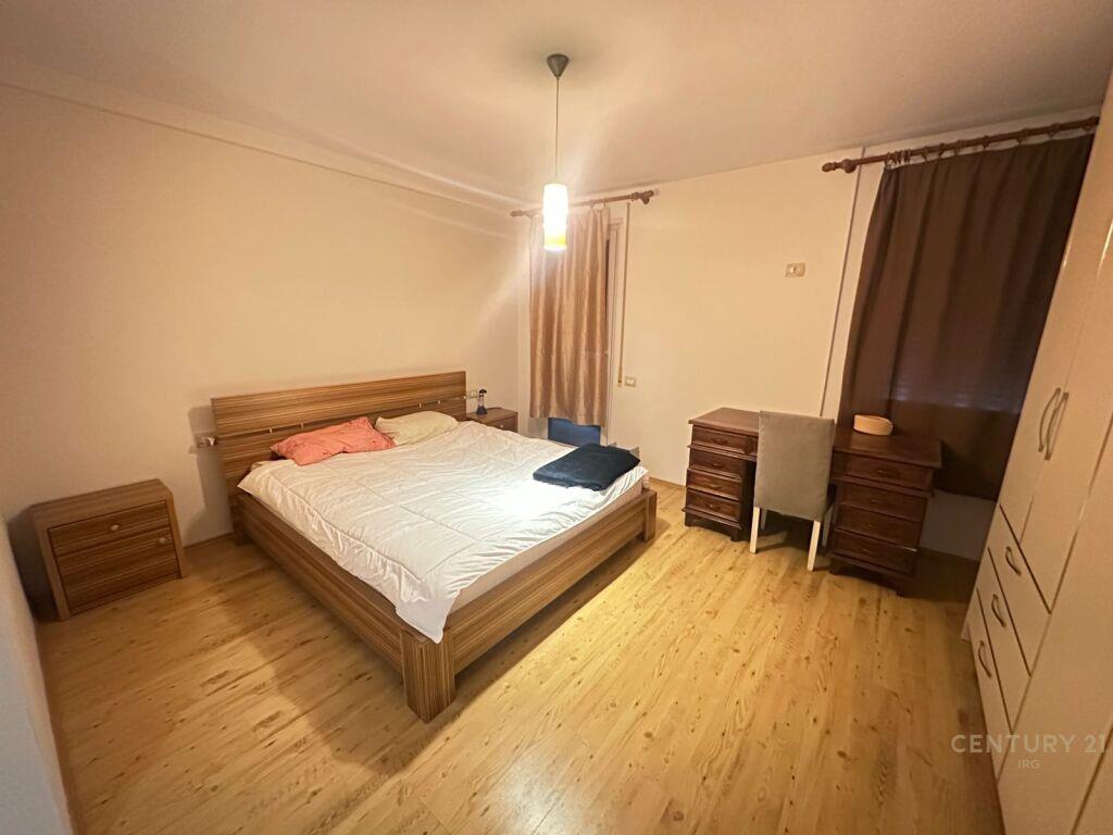 JEPET ME QIRA 2+1+2 TEK 21 DHJETORI!