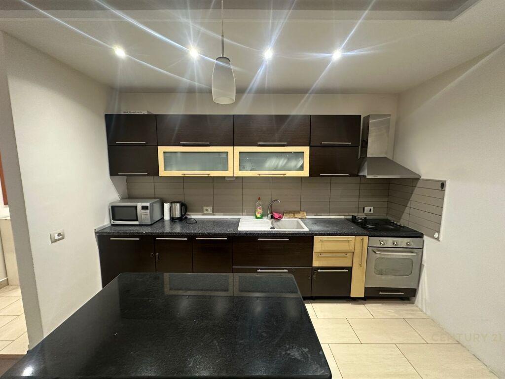 JEPET ME QIRA 2+1+2 TEK 21 DHJETORI!