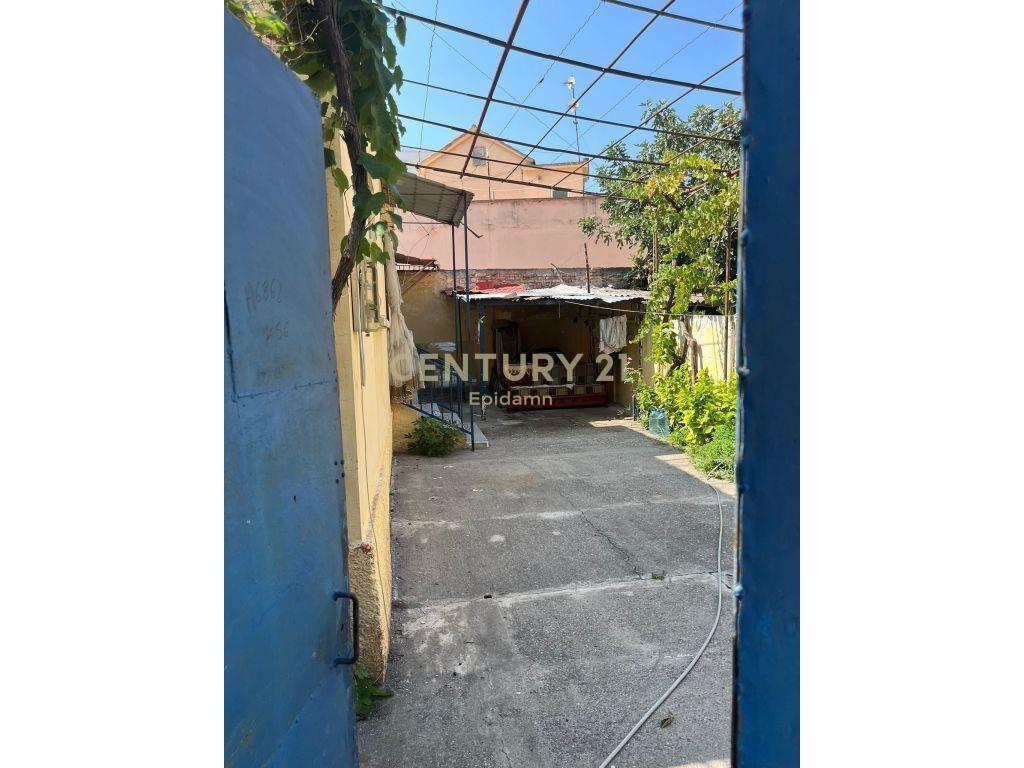 Shtëpi për Shitje në Bulevardin kryesor Durrës !