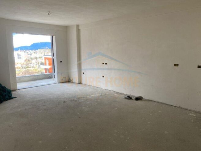 Shitet, Apartament 2+1+2 + Post Parkimi, Rr.Jordan Misja ,Ti