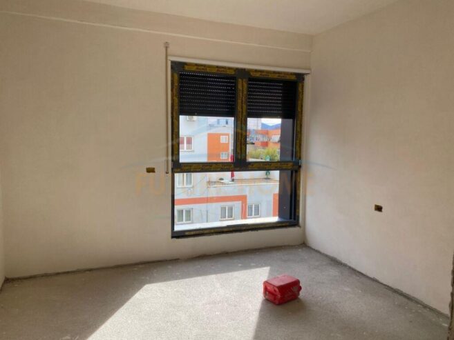 Shitet, Apartament 2+1+2 + Post Parkimi, Rr.Jordan Misja ,Ti