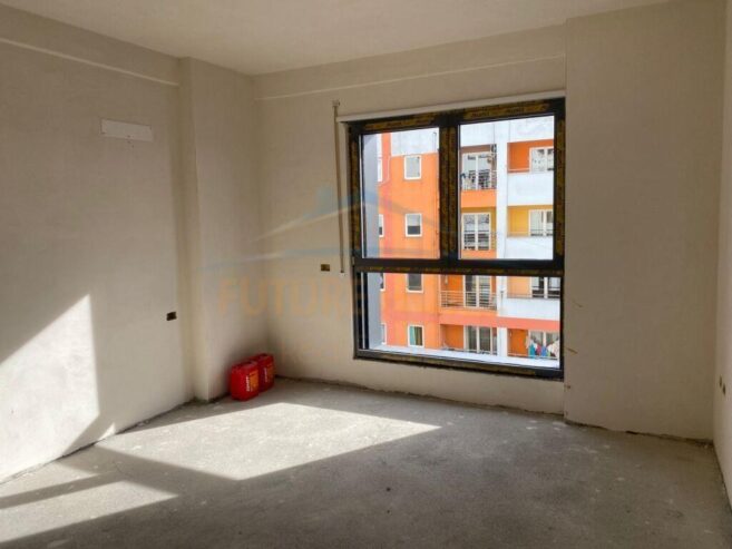 Shitet, Apartament 2+1+2 + Post Parkimi, Rr.Jordan Misja ,Ti