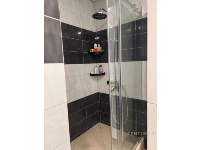 Shitet, Apartament 2+1+2, Rruga Bardhyl!