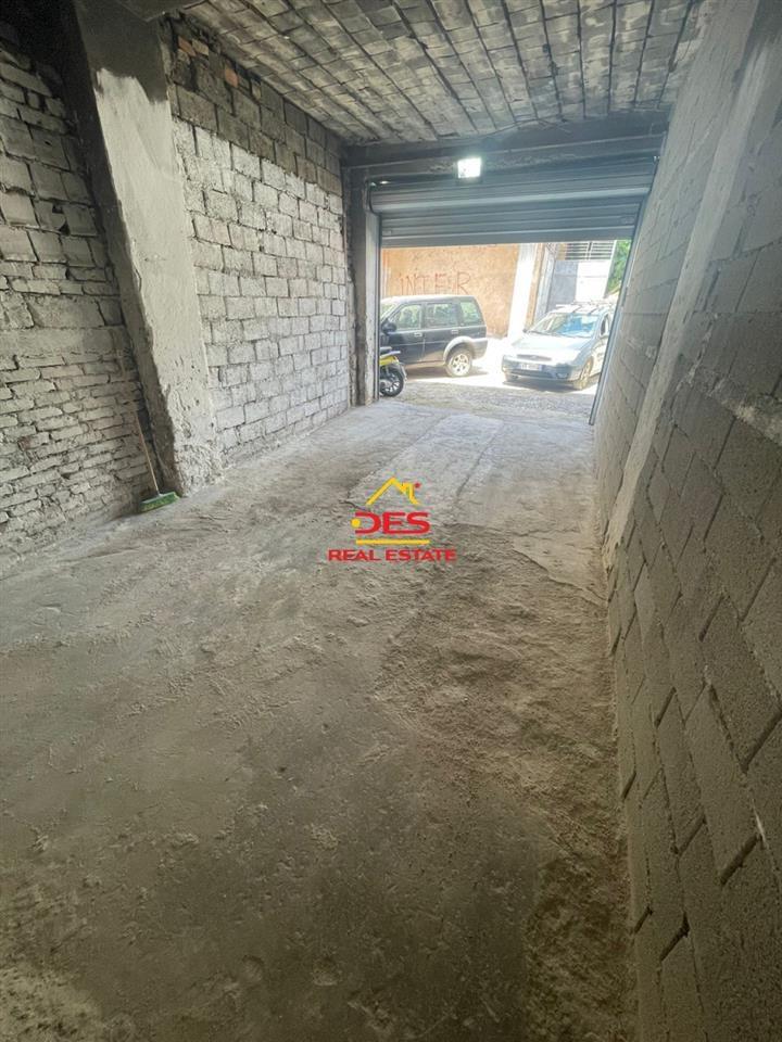 JEPET ME QIRA MAGAZINË 35m2 NË SARANDË