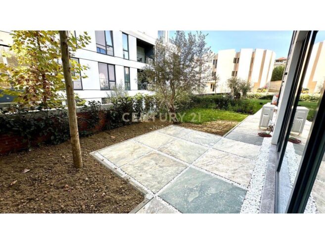 QIRA, APARTAMENT 2+1+2 Verande + POST PARKIMI , LIQENI THATE