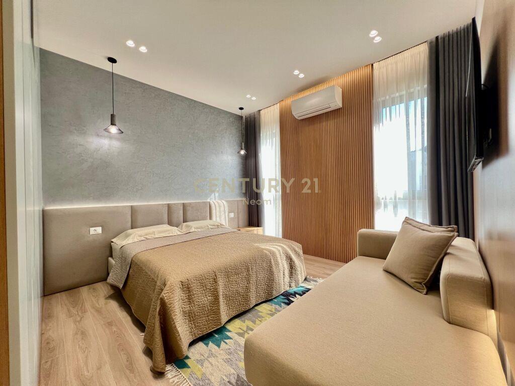 QIRA, APARTAMENT PREMIUM 2+1+2 me POST PARKIMI ‼️