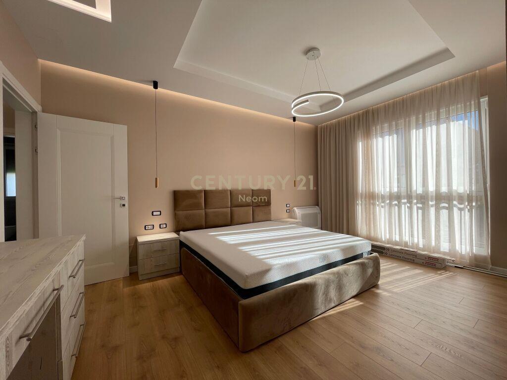 JEPET ME QIRA 3+1+2 ME POST PARKIMI TEK LIQENI I THATE!