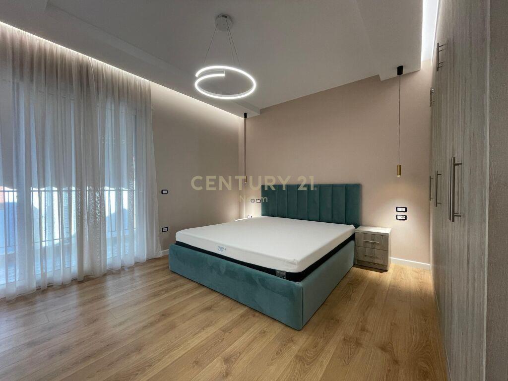 JEPET ME QIRA 3+1+2 ME POST PARKIMI TEK LIQENI I THATE!