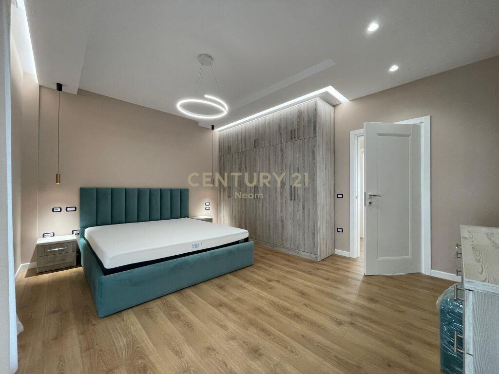 JEPET ME QIRA 3+1+2 ME POST PARKIMI TEK LIQENI I THATE!