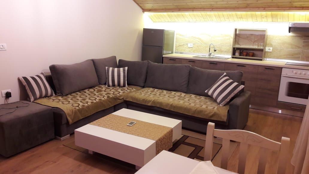 Papafingo 1+1 mobiluar hyrje vete Sauk 320 € parkim