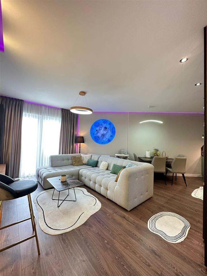 Shitet Super apartament 2+1 Durres Hyrje plazh