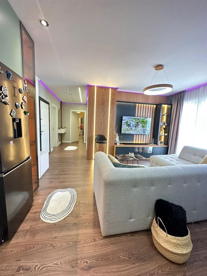 Shitet Super apartament 2+1 Durres Hyrje plazh