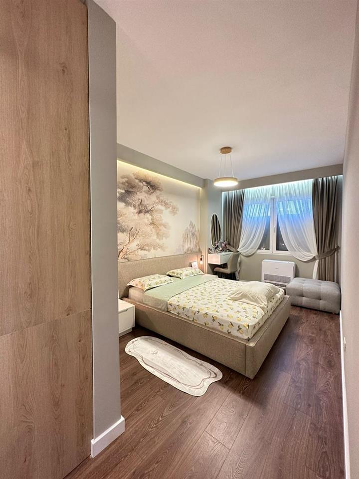 Shitet Super apartament 2+1 Durres Hyrje plazh