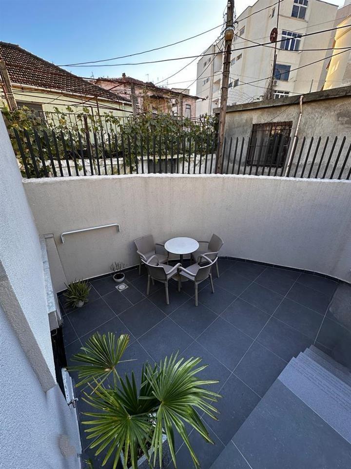 Vile private me qera Durres