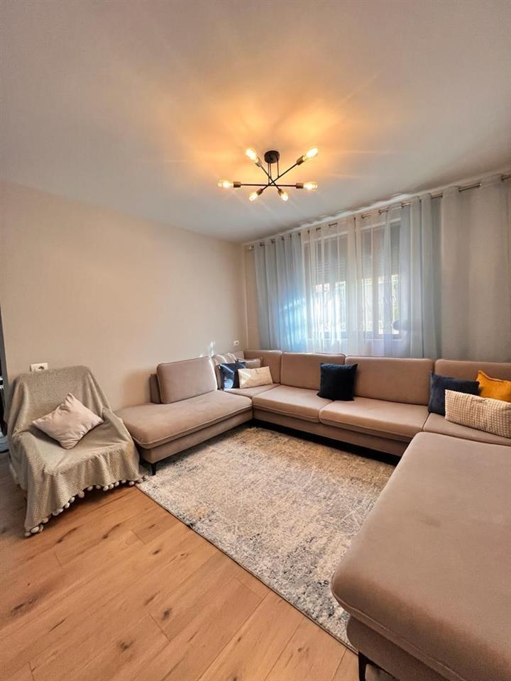 Vile private me qera Durres