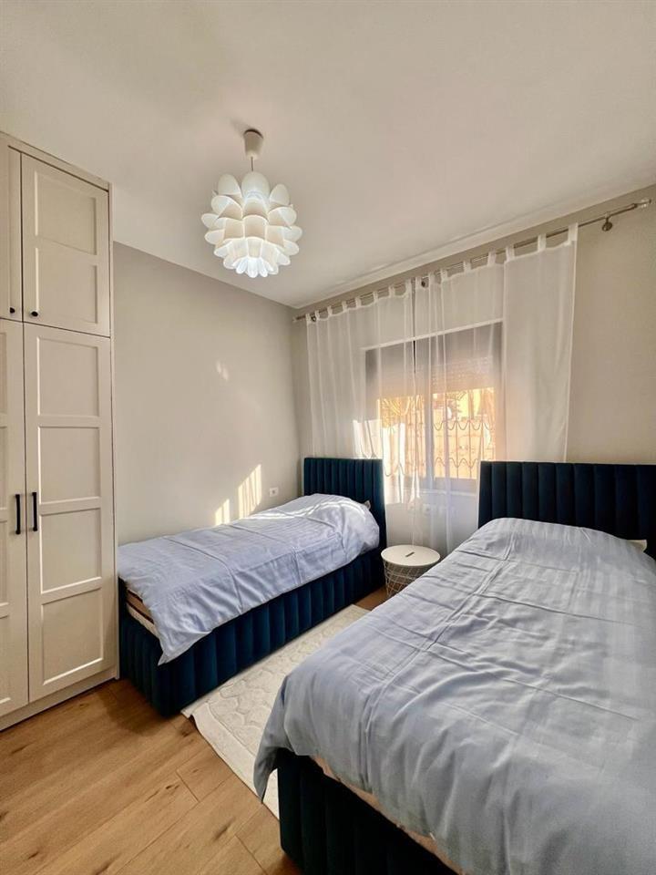 Vile private me qera Durres