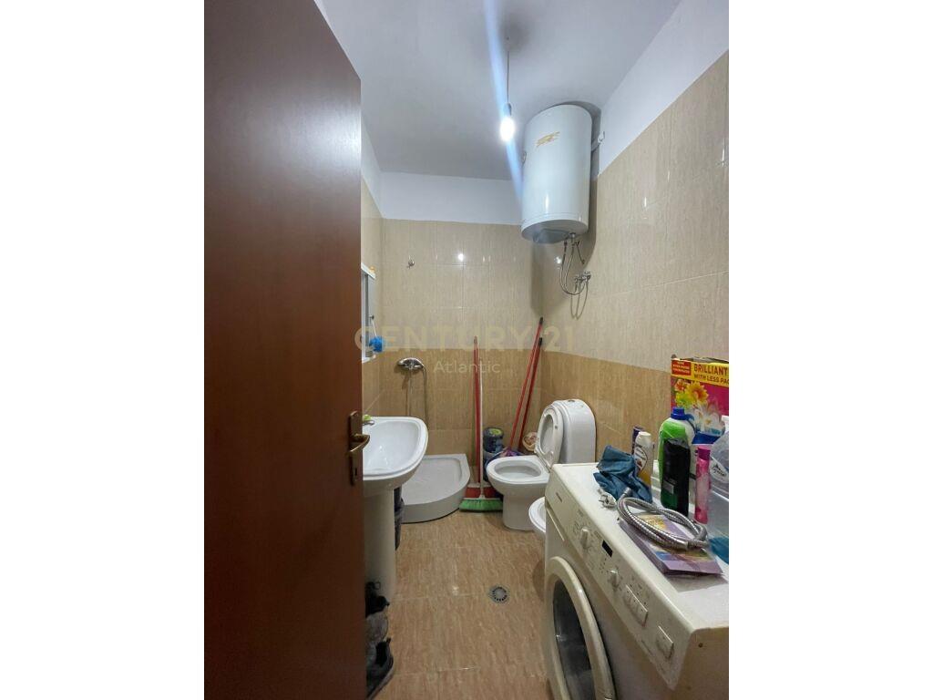 SHITET APARTAMENT 2+1 ,QENDER DURRES !