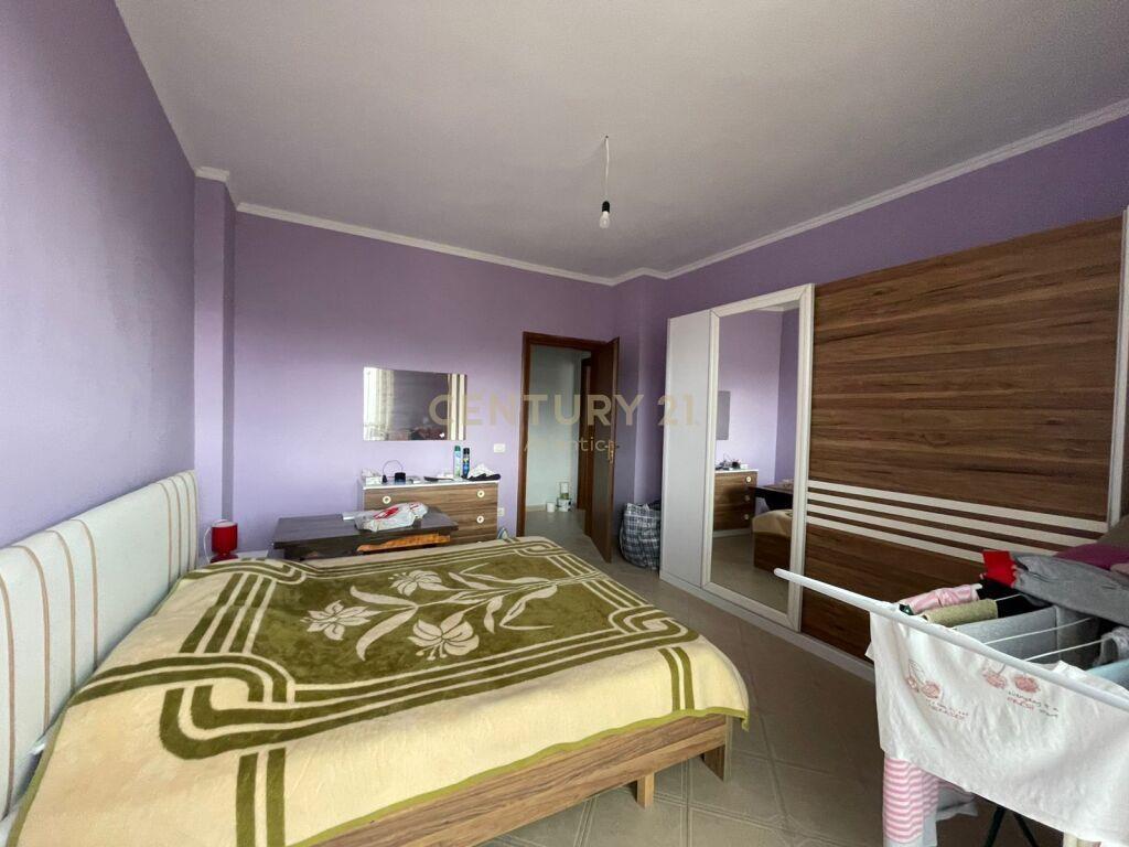 SHITET APARTAMENT 2+1 ,QENDER DURRES !