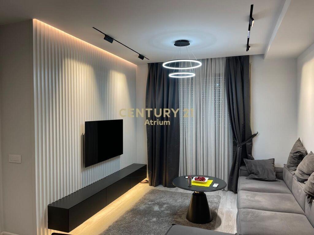 JEPET ME QIRA APARTAMENT LUKSOZ 2+1+2+ POST PARKIMI!