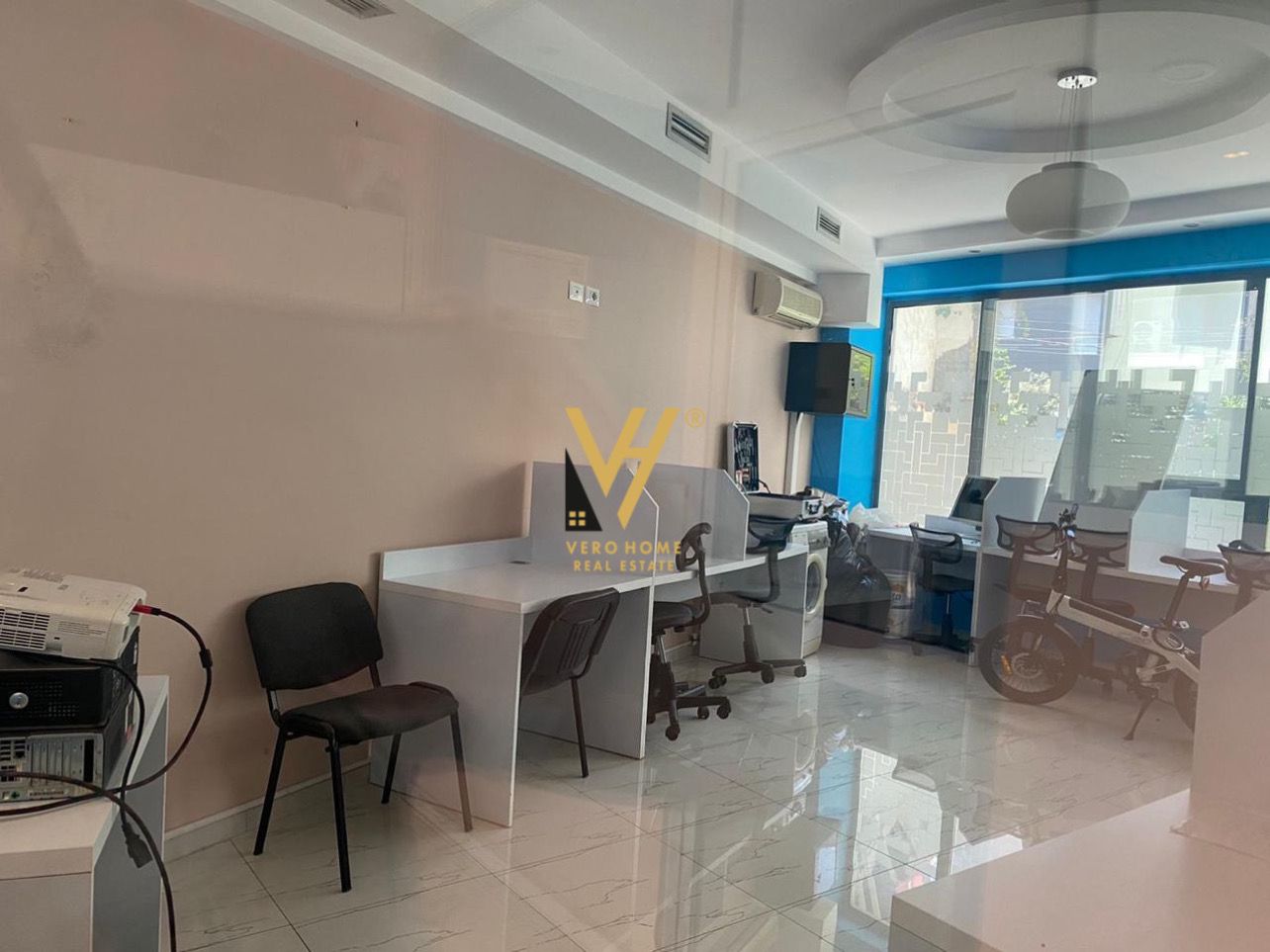 AMBIENT BIZNESI 80 M2 ME QERA TE SELVIA 900 EURO