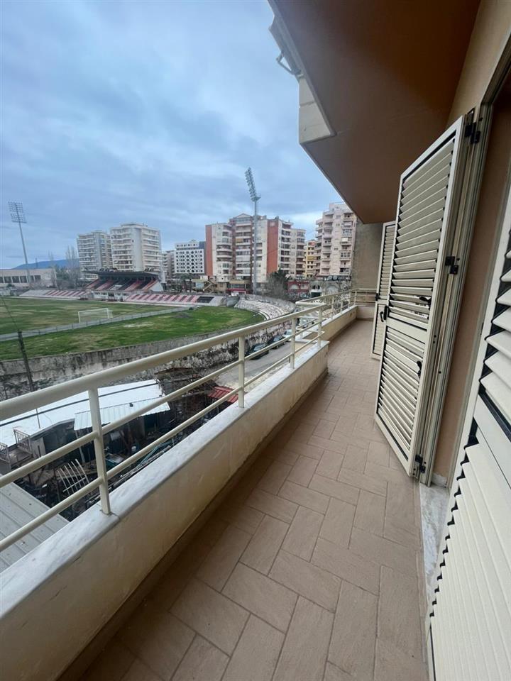 Jepet me qera apartament 3+1