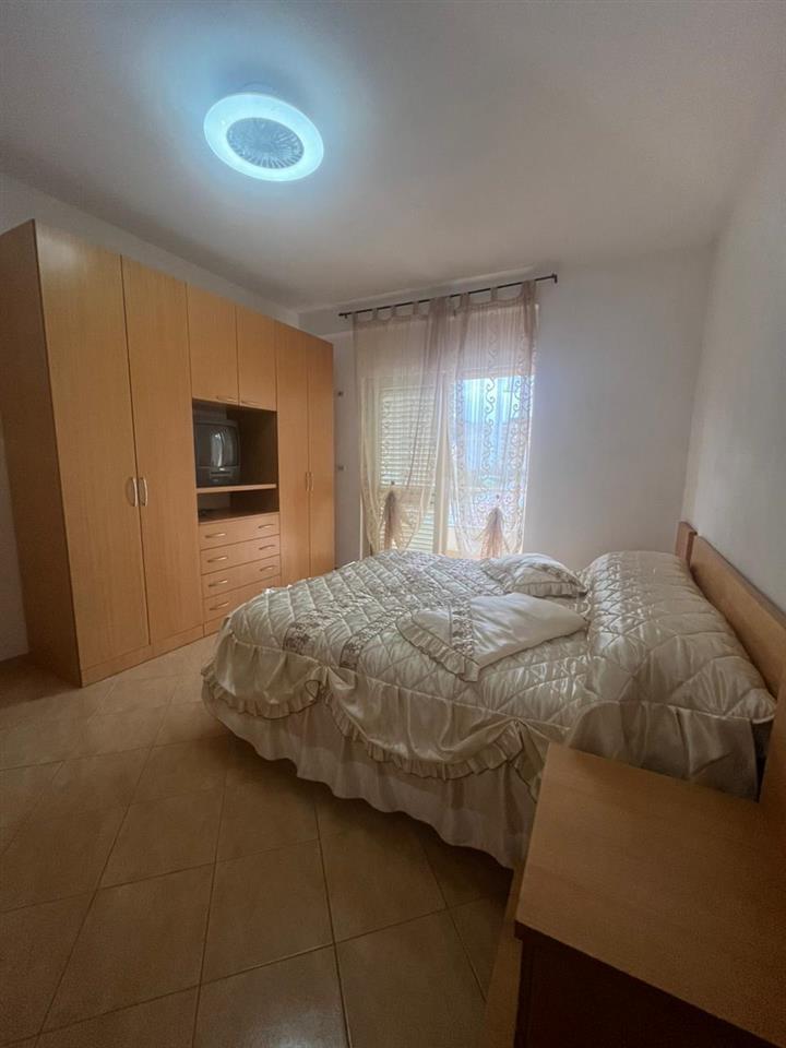Jepet me qera apartament 3+1