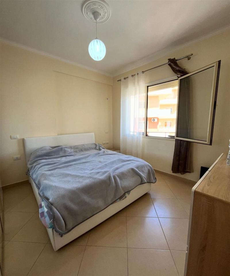 Shitet Apartament 1+1+ Garazh