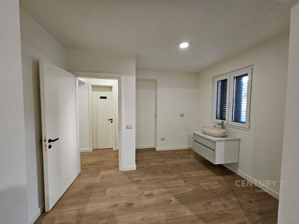 SHESIM APARTAMENT TE PERSHTATSHEM PER ZYRA NE ISH-BLLOK