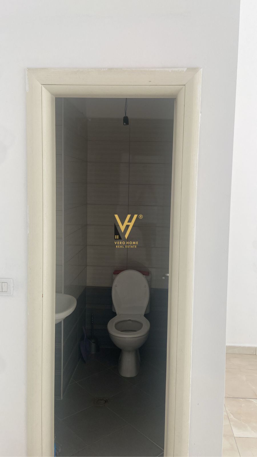 DYQAN 30 M2 ME QERA NE ASTIR 300 EURO