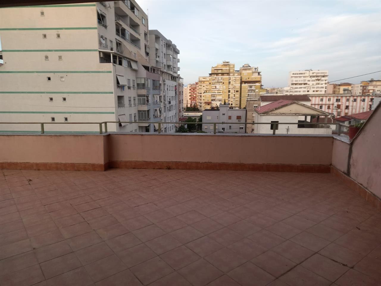 Qera 2+1+verande qender