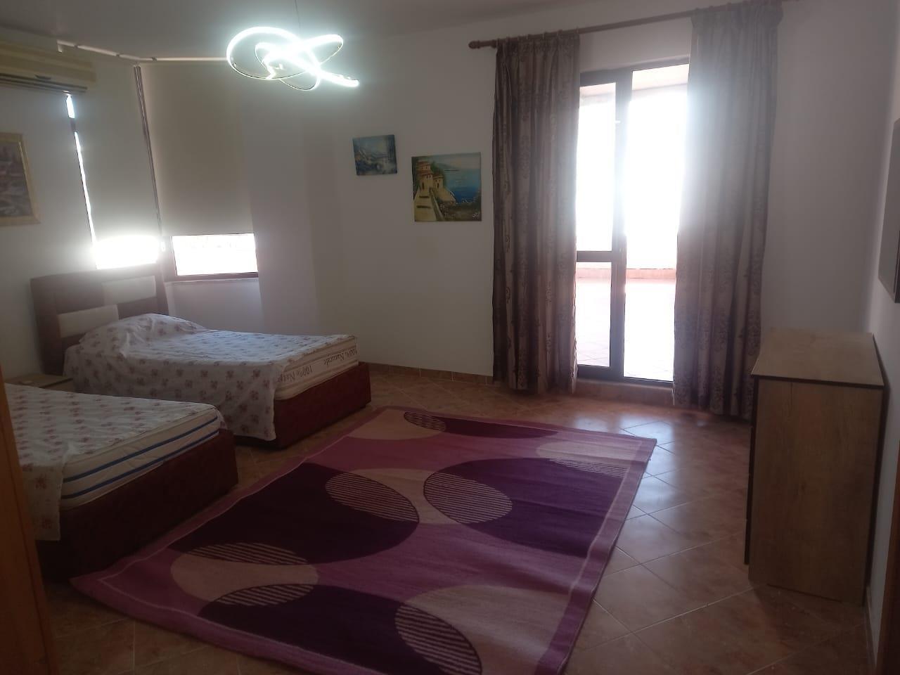 Qera 2+1+verande qender