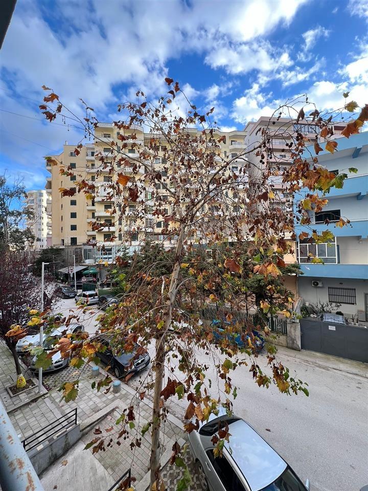 JEPET ME QERA APARTAMENT 2+1+2 TE KOMBINATI I PESHKUT