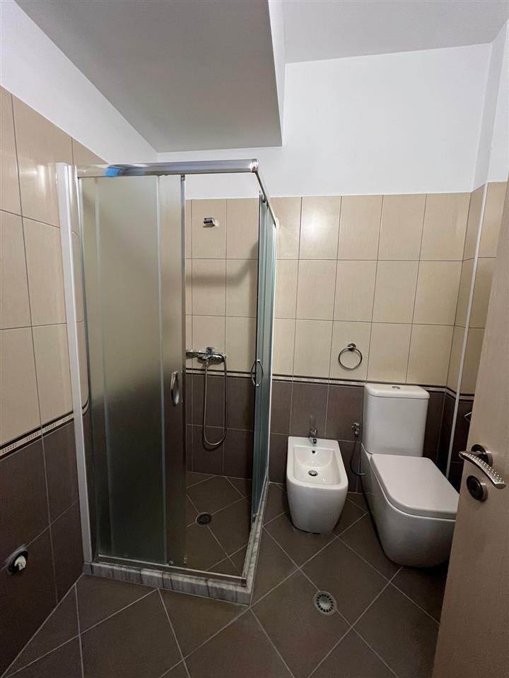 JEPET ME QERA APARTAMENT 2+1+2 TE KOMBINATI I PESHKUT