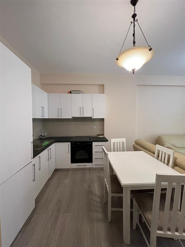 JEPET ME QERA APARTAMENT 2+1+2 TE KOMBINATI I PESHKUT