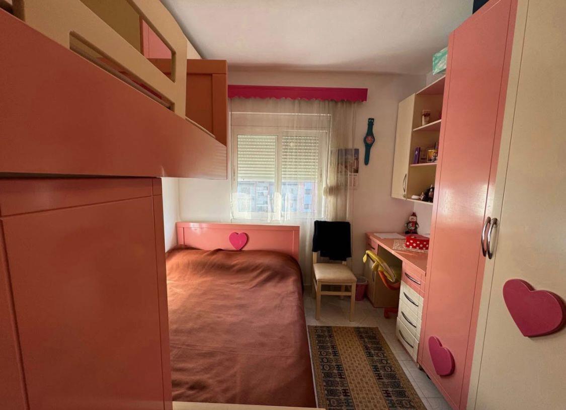 Shitet apartament 2+1,Vlore