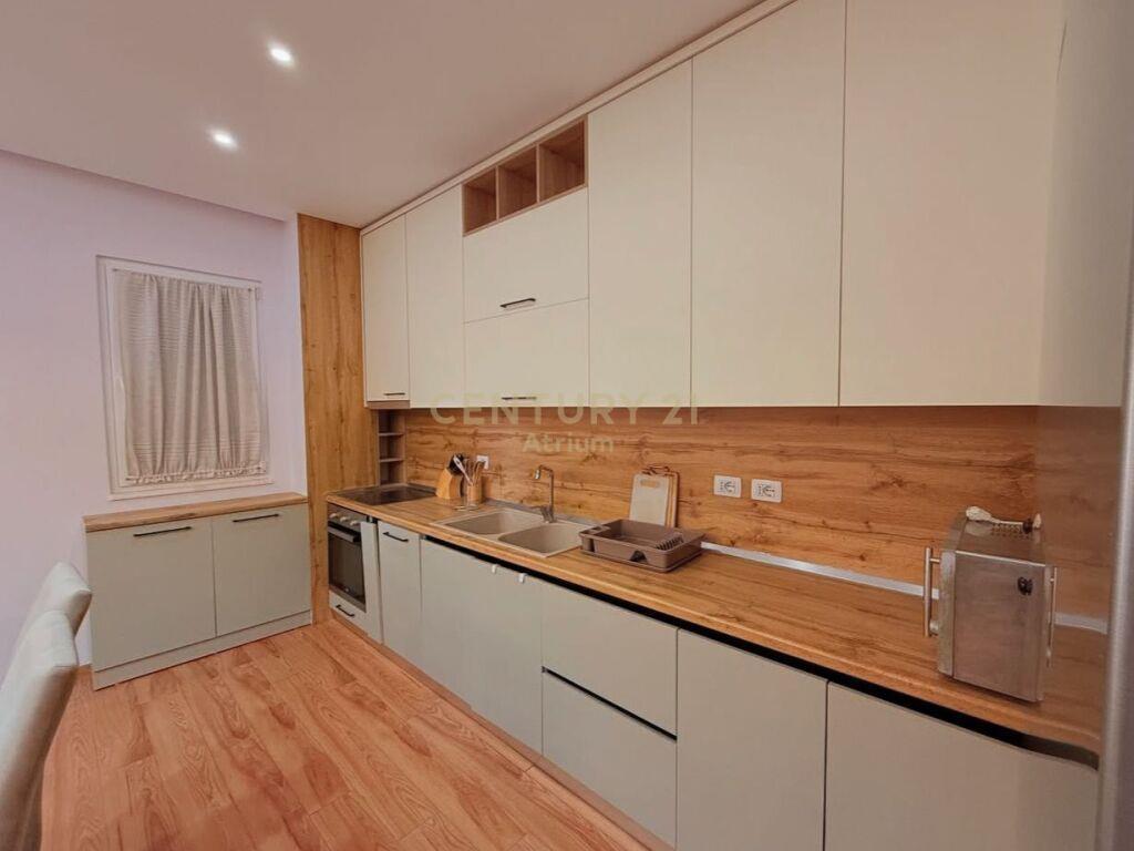 JEPET APARTAMENT 3+1+2 ME QIRA TEK LIQENI I THATE!