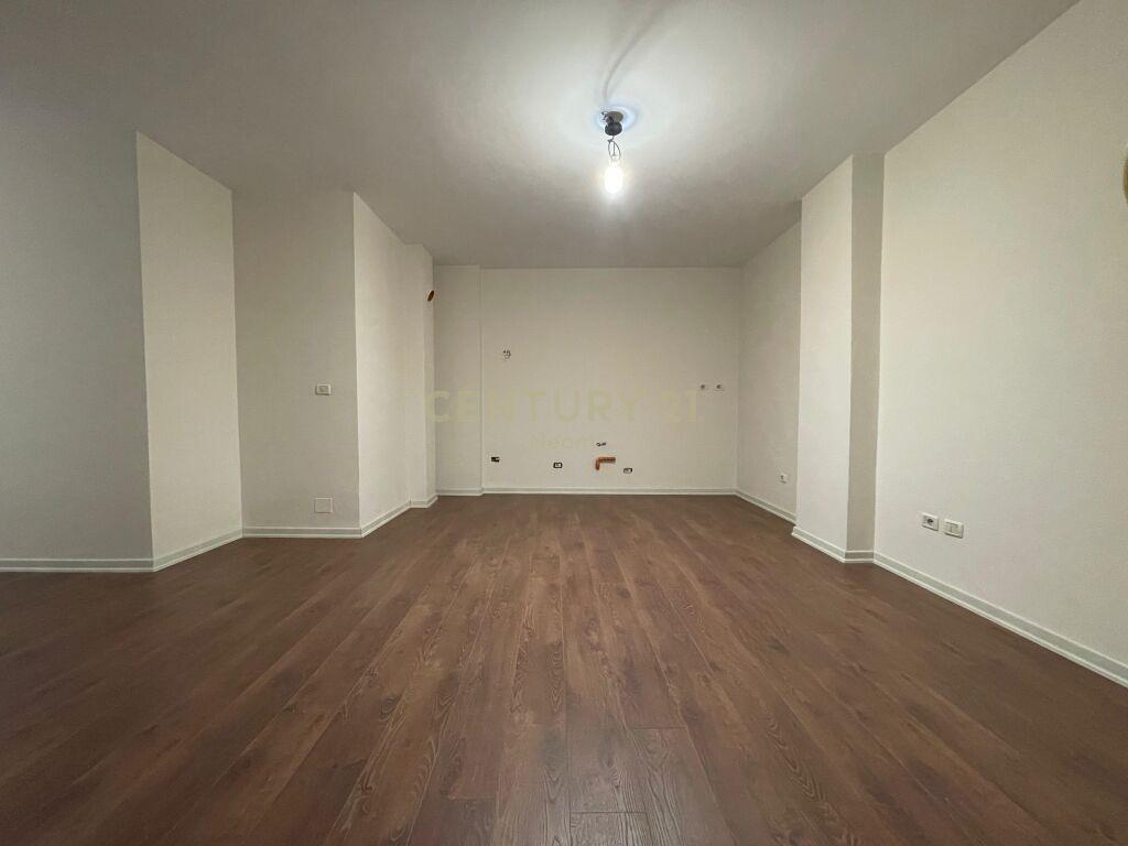 SHESIM APARTAMENT 1+1, LIQENI I THATE!!