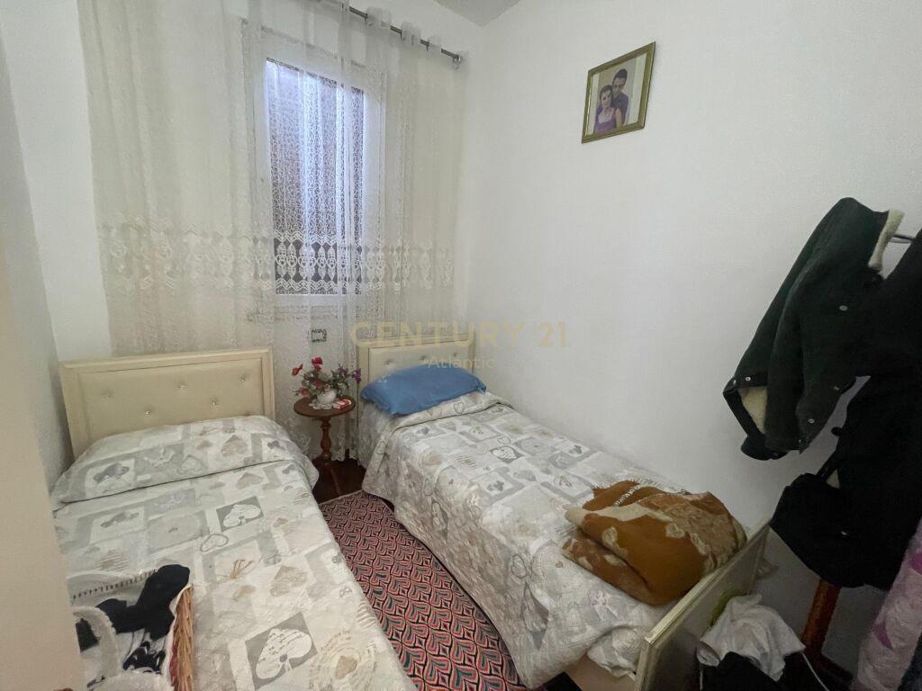 JAPIM ME QIRA APARTAMENT 2+1 + POST PARKIMI NE SHKOZET, DURR