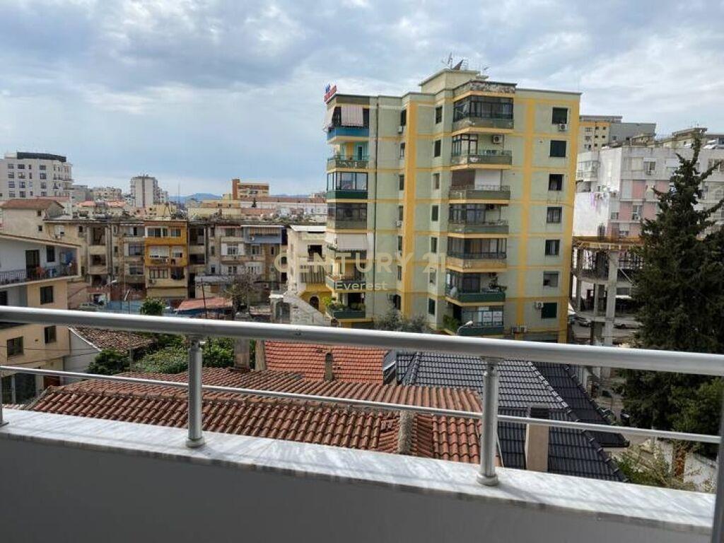 RRUGA E BARRIKADAVE, JAPIM APARTAMENT 1+1 PER QIRA