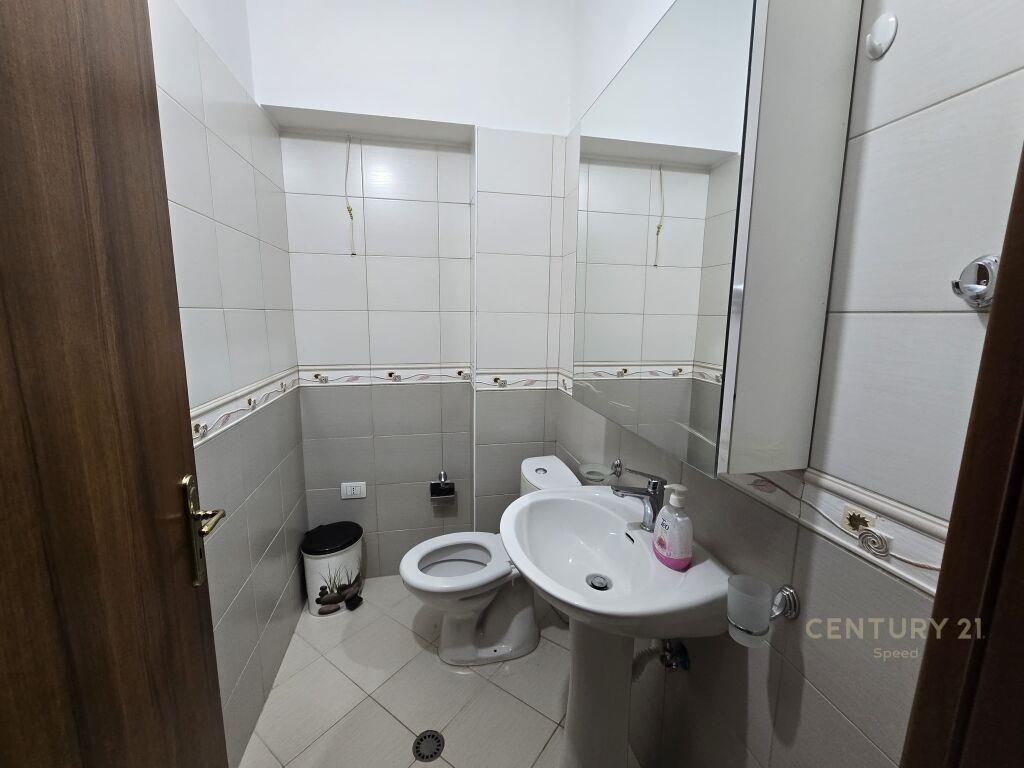 Shitet Apartament 2+1+2 Fresk € 125 000