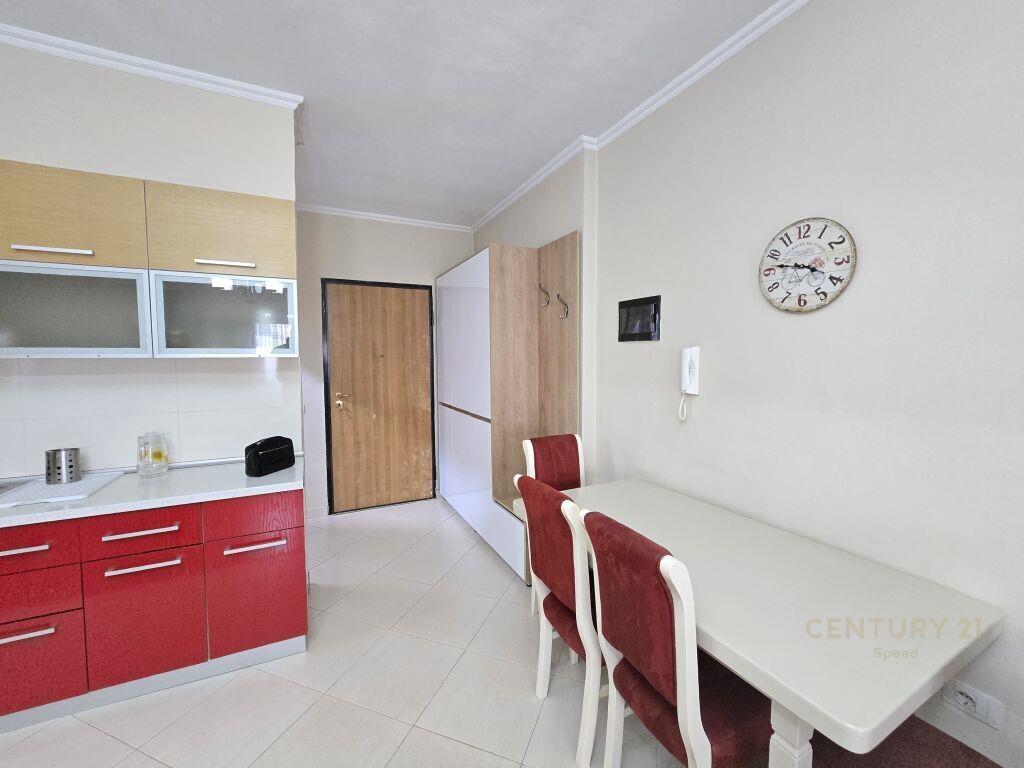 Shitet Apartament 2+1+2 Fresk € 125 000