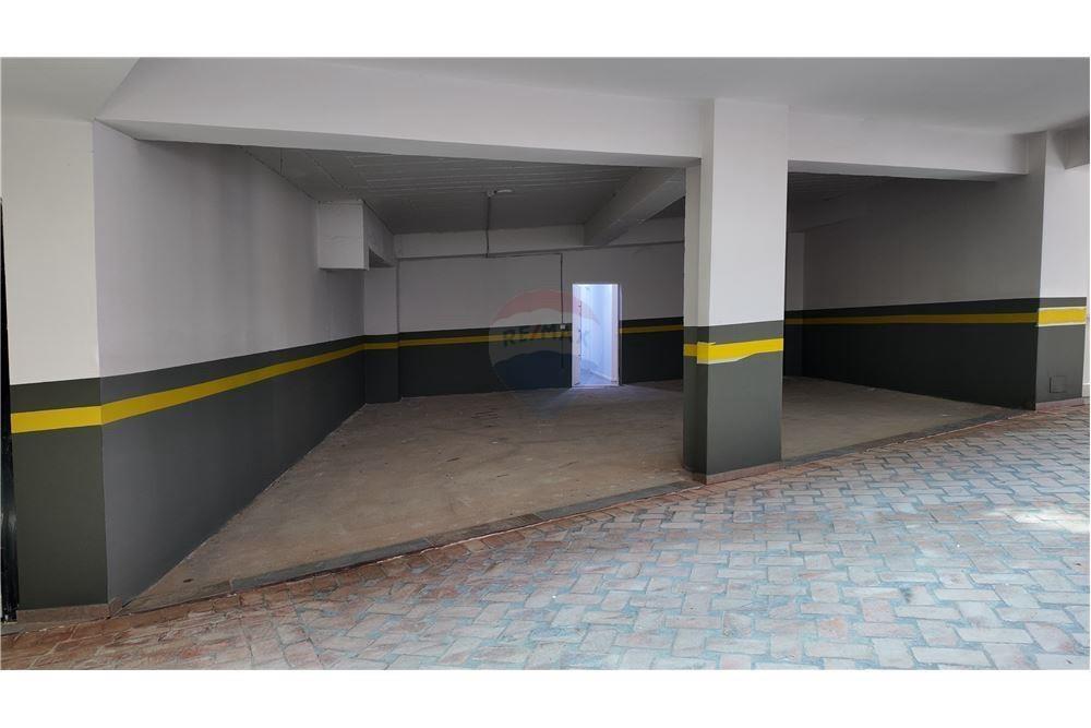 Vilë dy katëshe për qira