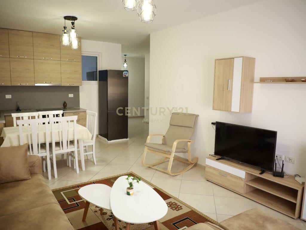 Apartament 2+1 për Qira në Stadiumi, Durrës – 350€