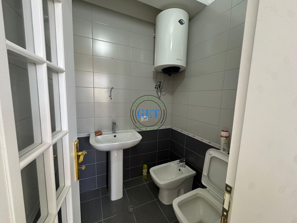 Shitet, Apartament 2+1+2,Qender, Durres!