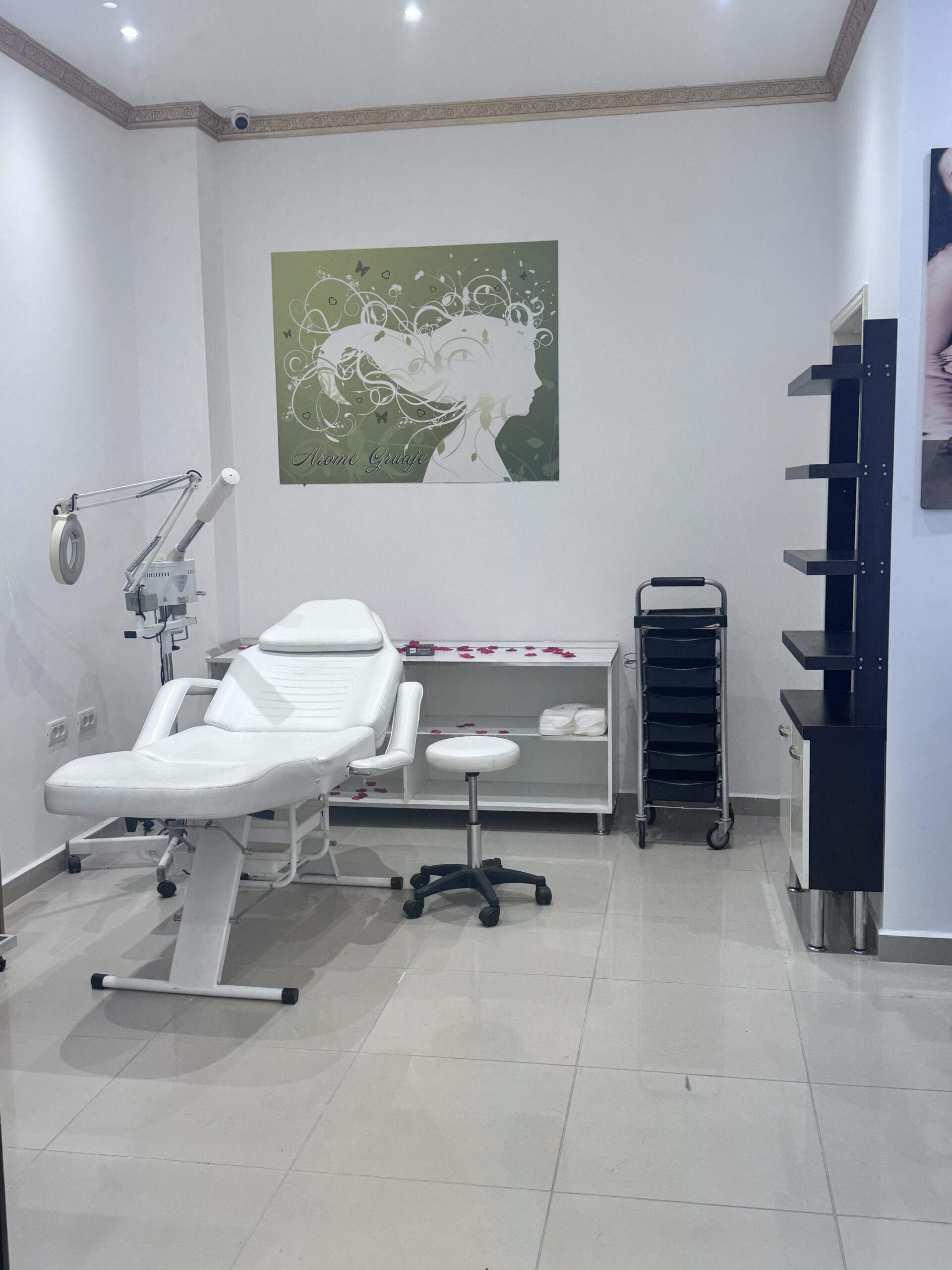 Dyqan 48Metra2 esht ne form katerore!