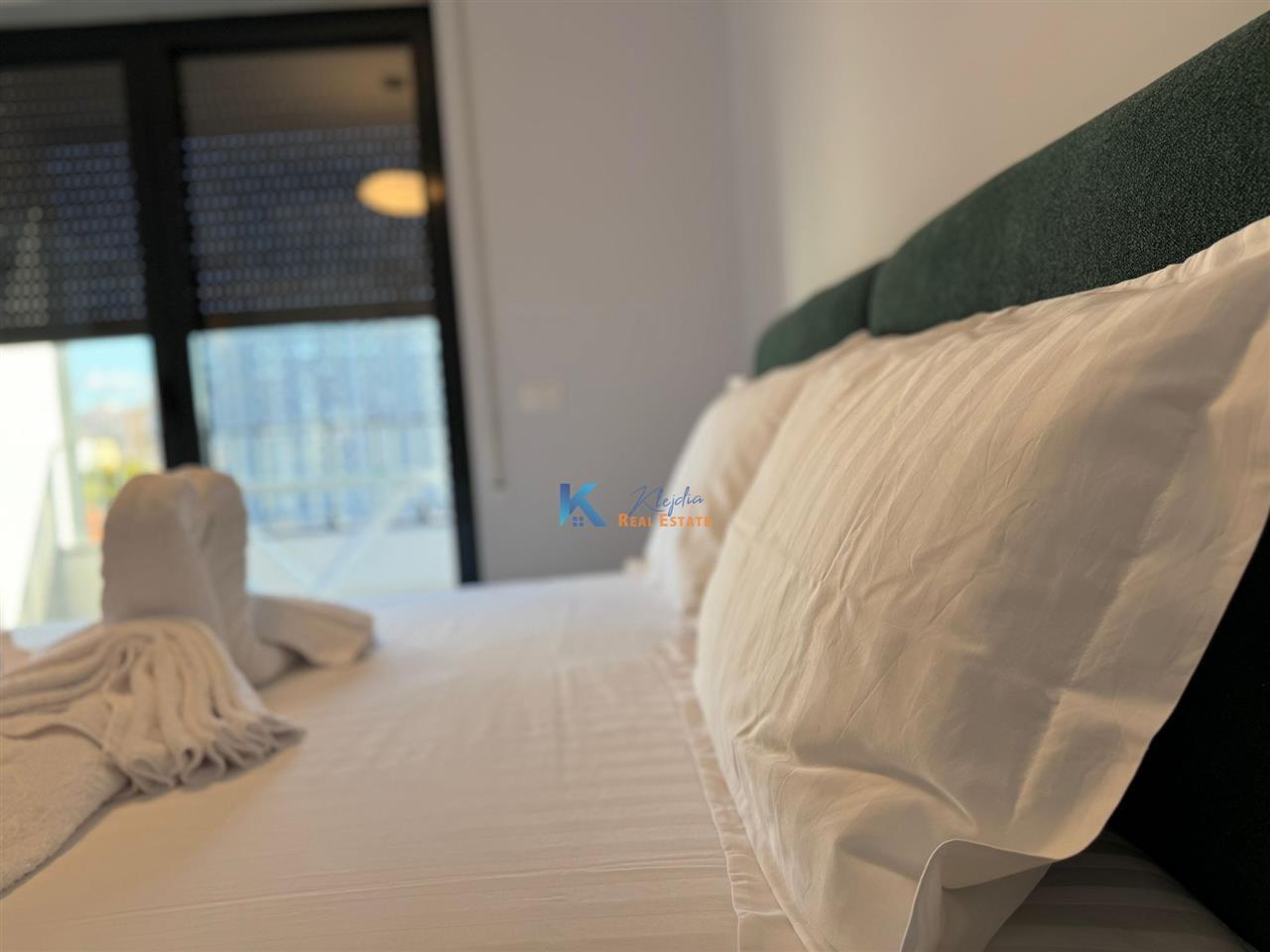 1+1 afer Stacionit te Trenit