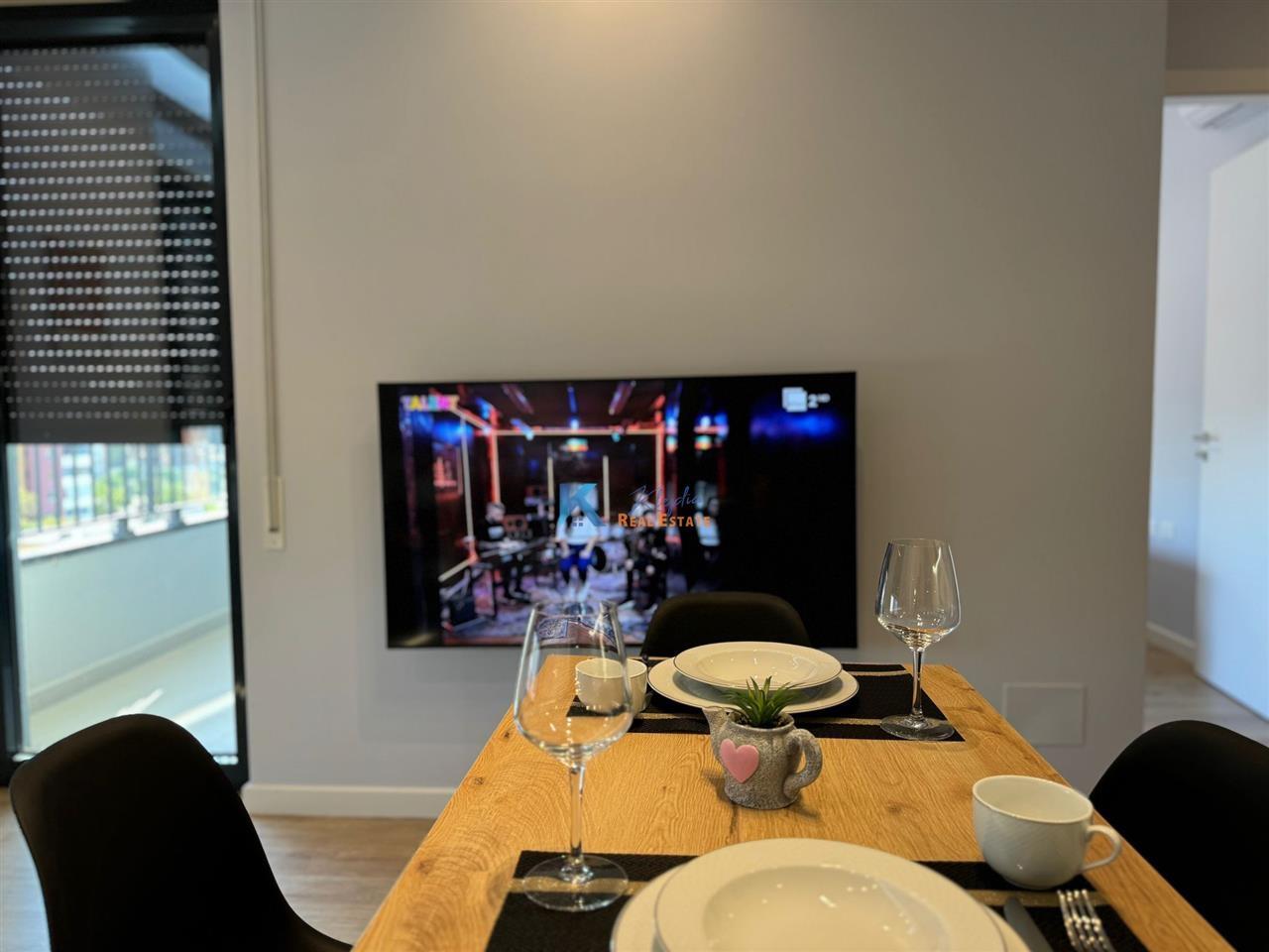 1+1 afer Stacionit te Trenit